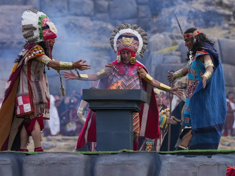 The Inca performing a ceremony at the Inti Raymi festival_PNG.webp