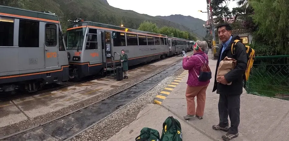 Inca Rail Voyager Train from Ollantaytambo to Machu Picchu
